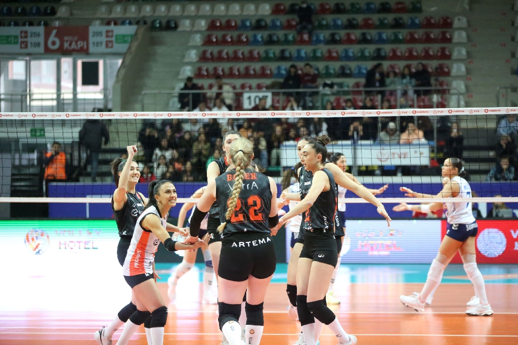 Eczacibasi-Dynavit-1-3.jpg