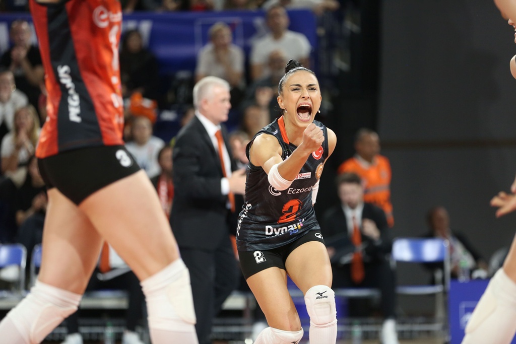 Eczacibasi-Dynavit-VakifBank-2.jpg