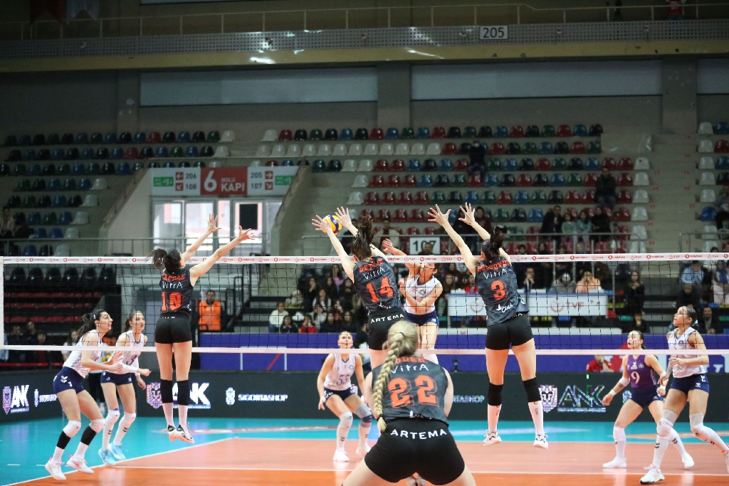 Eczacibasi-Dynavit-2-4.jpg